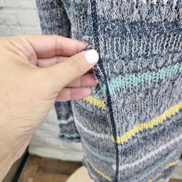 Free People Life's A Beach Open Knit Split Back Long Sleeve Top Sz Small - Picture 2 of 15